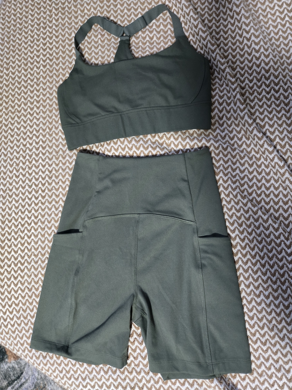 Beyond Yoga Olive Active Set - Sports Bra + High Waist Bike Shorts - Picture 5 of 5
